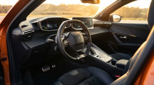 ontdek de peugeot e-208 gti, de meest opwindende elektrische peugeot van de afgelopen jaren, en ervaar een dynamische rit vol innovatie en stijl.